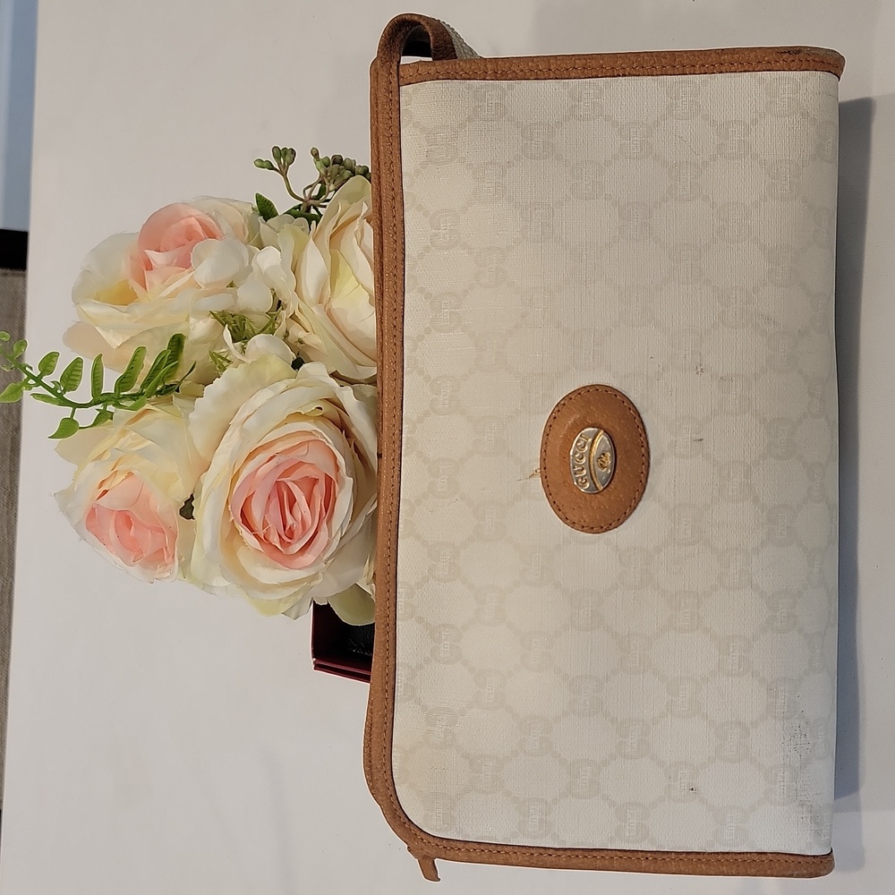 Authentic Gucci Plus Pouch - image 1